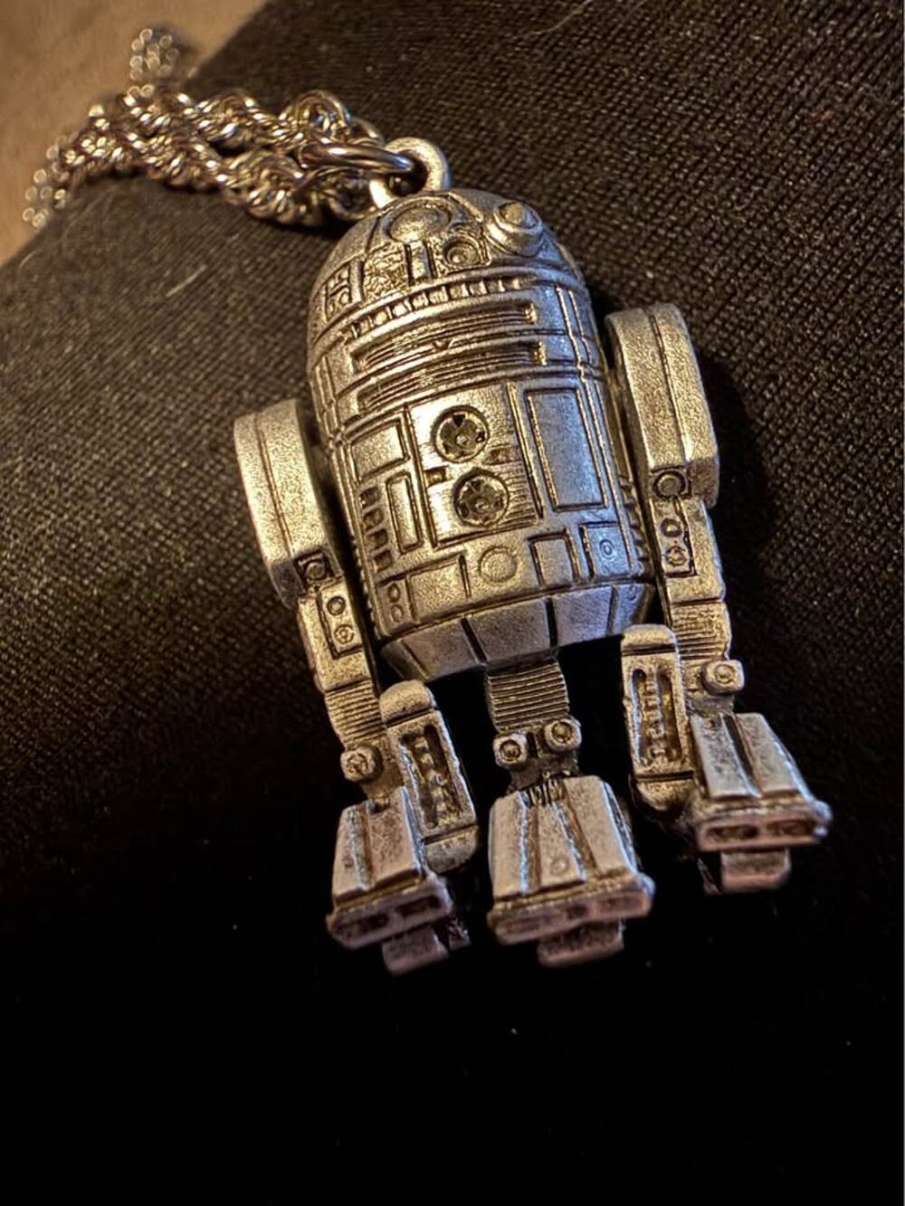 Star Wars R2-D2 Vintage
Necklace 1977 20th Century
Fox Marked collectors item